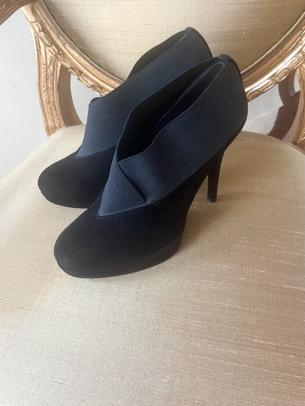 $475 STUART WEITZMAN Black Suede Elastic Platform Ankle Booties Heels Size 6